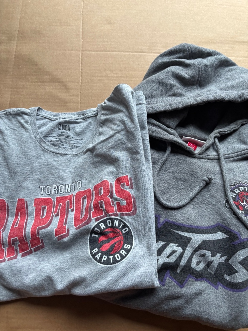Toronto Raptors Apparel Lot Men’s XL T-Shirt & 2XL Hoodie Grey NBA Fan Pack